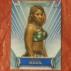 2019 Topps Wwe Ember Moon #5 War Goddess Smackdown Superstar Women's Division Card Wrestle World Wrestling Sports Collectible Trading Pro Professional