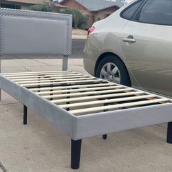 Gorgeous New Gray Velvet Twin Platform bed Frame w/ Adjustable Height Headboard