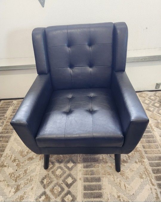 *** BLACK LEATHER CHAIR ***