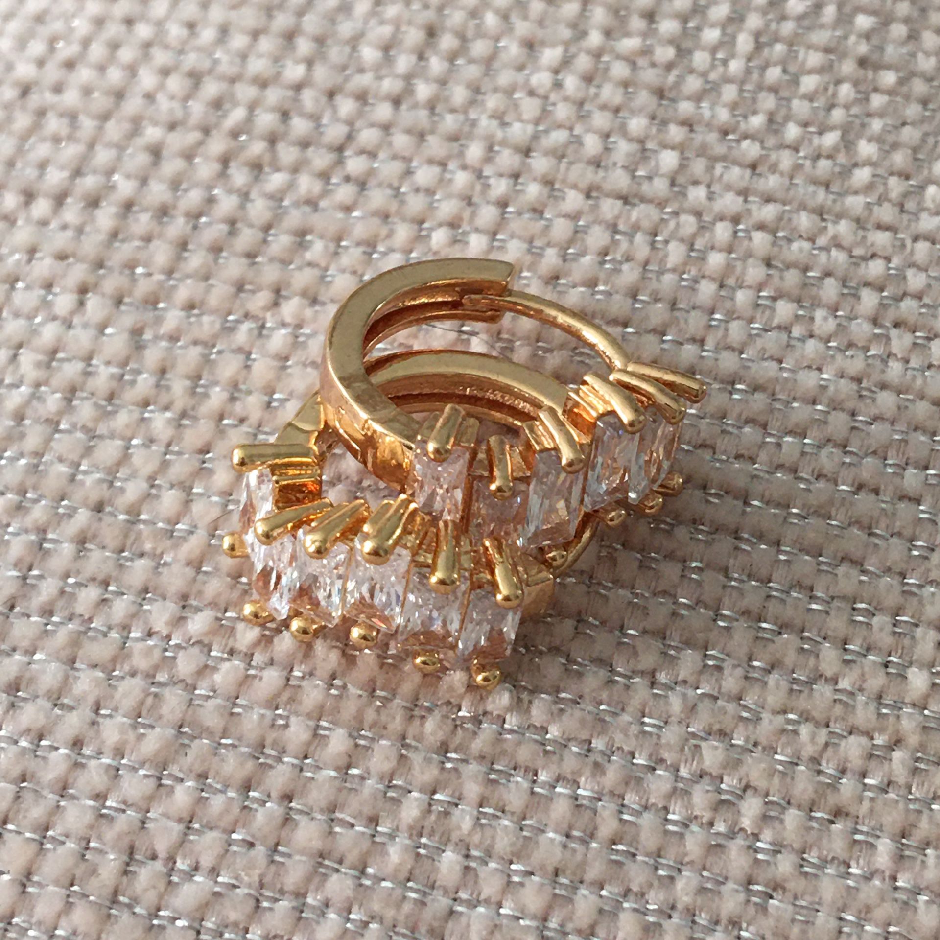 Gold vintage baguette earrings