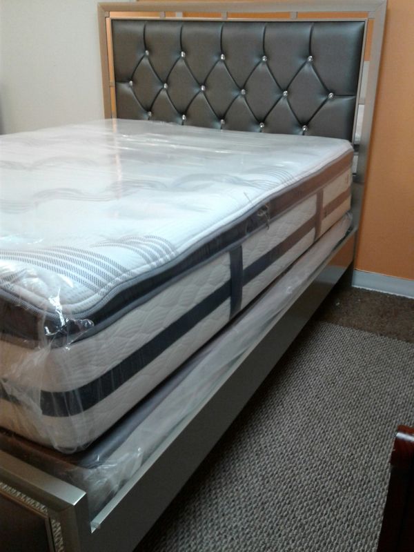 Bed Queen Size Super Pillow Top Brand New Never Used Only Finds It Bed Queen Size Super Pillow Top Brand New Never Used Only Finds It In Dm Mattress Furniture 303 Pocasset Ave Providence Ri We Delivery