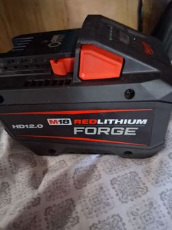 Milwaukee 12.0 HD forge battery and compact flood light