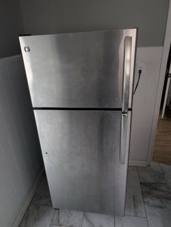 Stainless steel stove and refrigerator