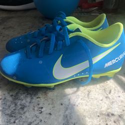 Nike Soccer Cleats Youth Size 1