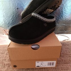 Women's UGG Size 4-6
