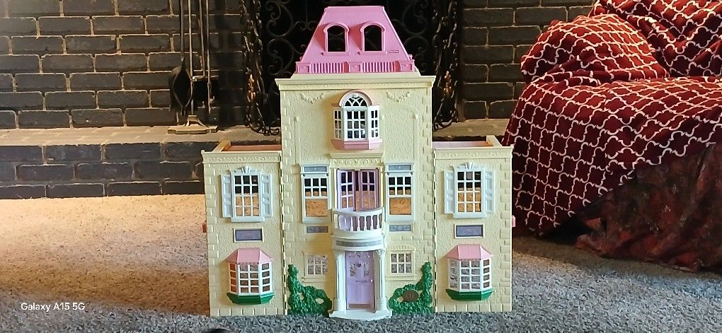 Vintage Family Doll House From The 1960's. Great Condition. Works Perfect. Fully Operational. Portable FUN For The Family