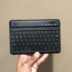 Bluetooth keyboard￼