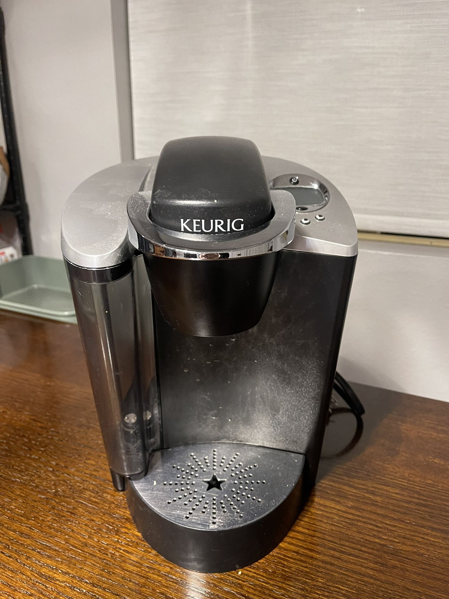 Keurig K50 Classic Coffee Maker - Works Great!