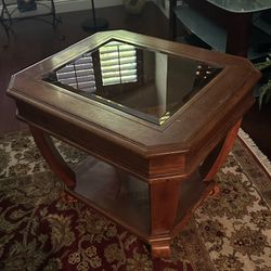coffee table and two end tables
