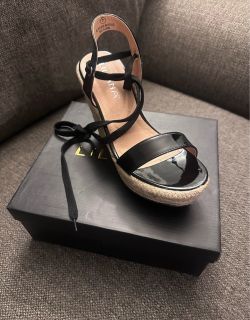 Black shoes