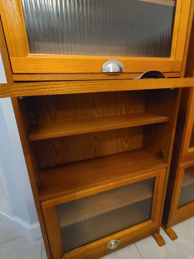 Storage Cabinet-Books MEDIA