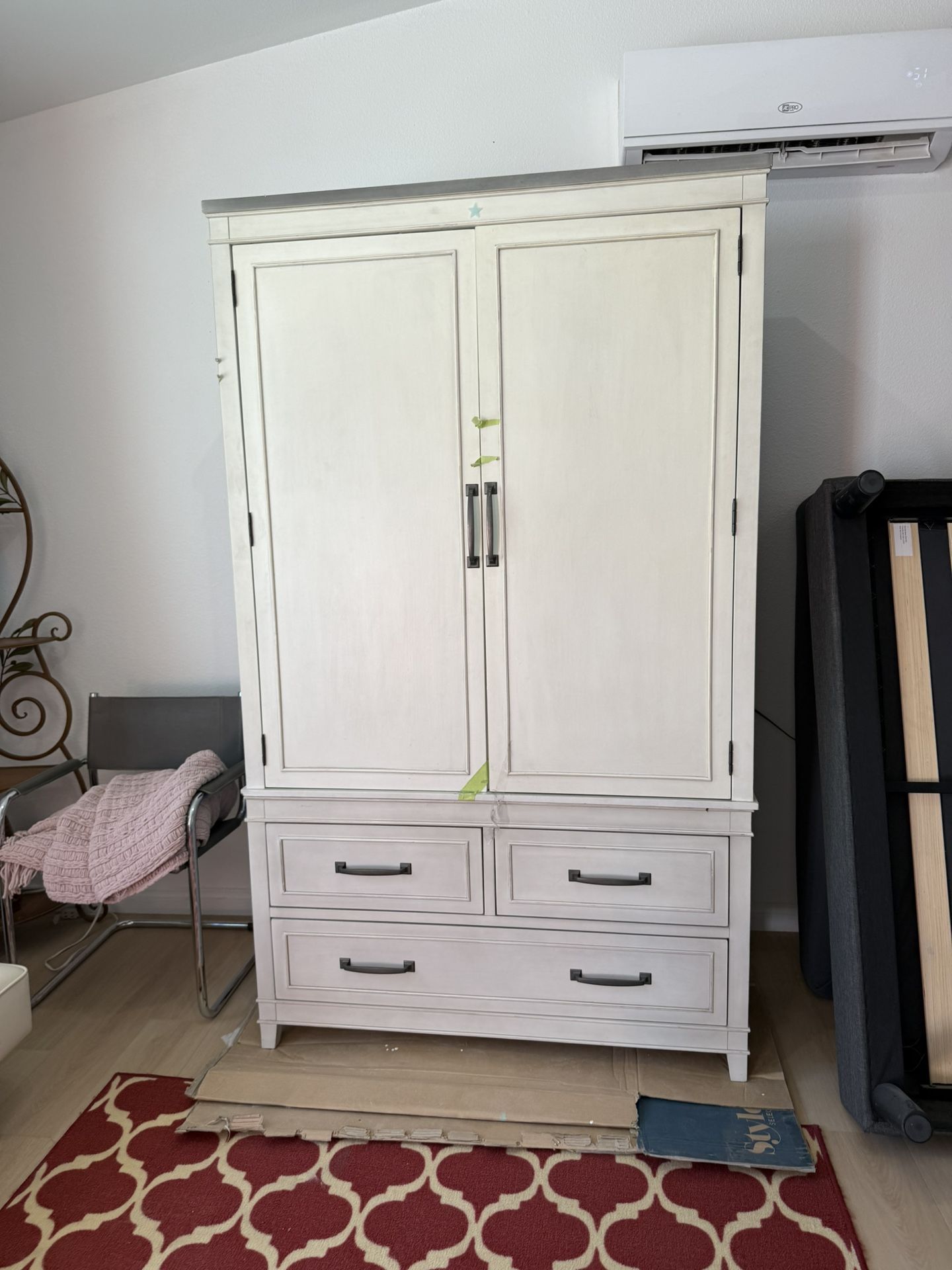 Armoire, Cream/off-white Color,