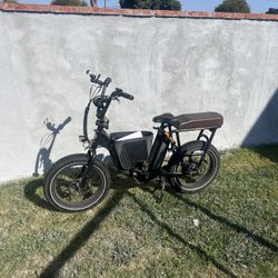 🚴‍♂️ RadRunner Electric Bike – ReliableReady to Ride! ⚡