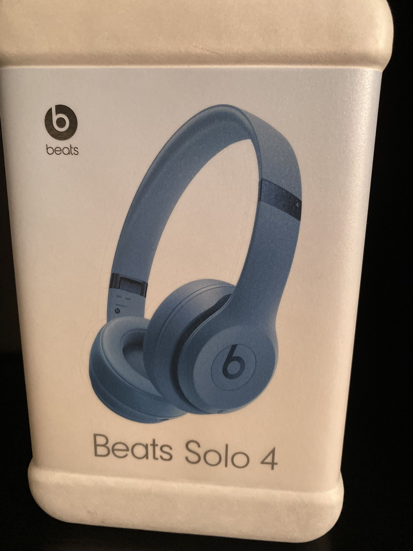 Beats Solo 4