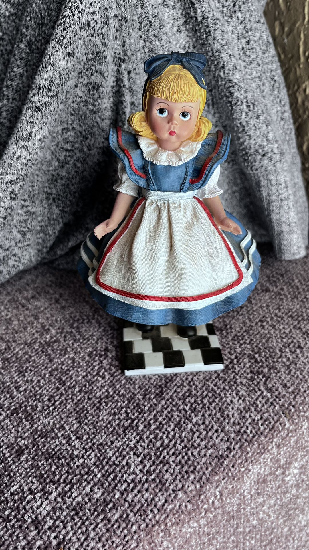 Alice In Wonderland Collectible Figurine 
