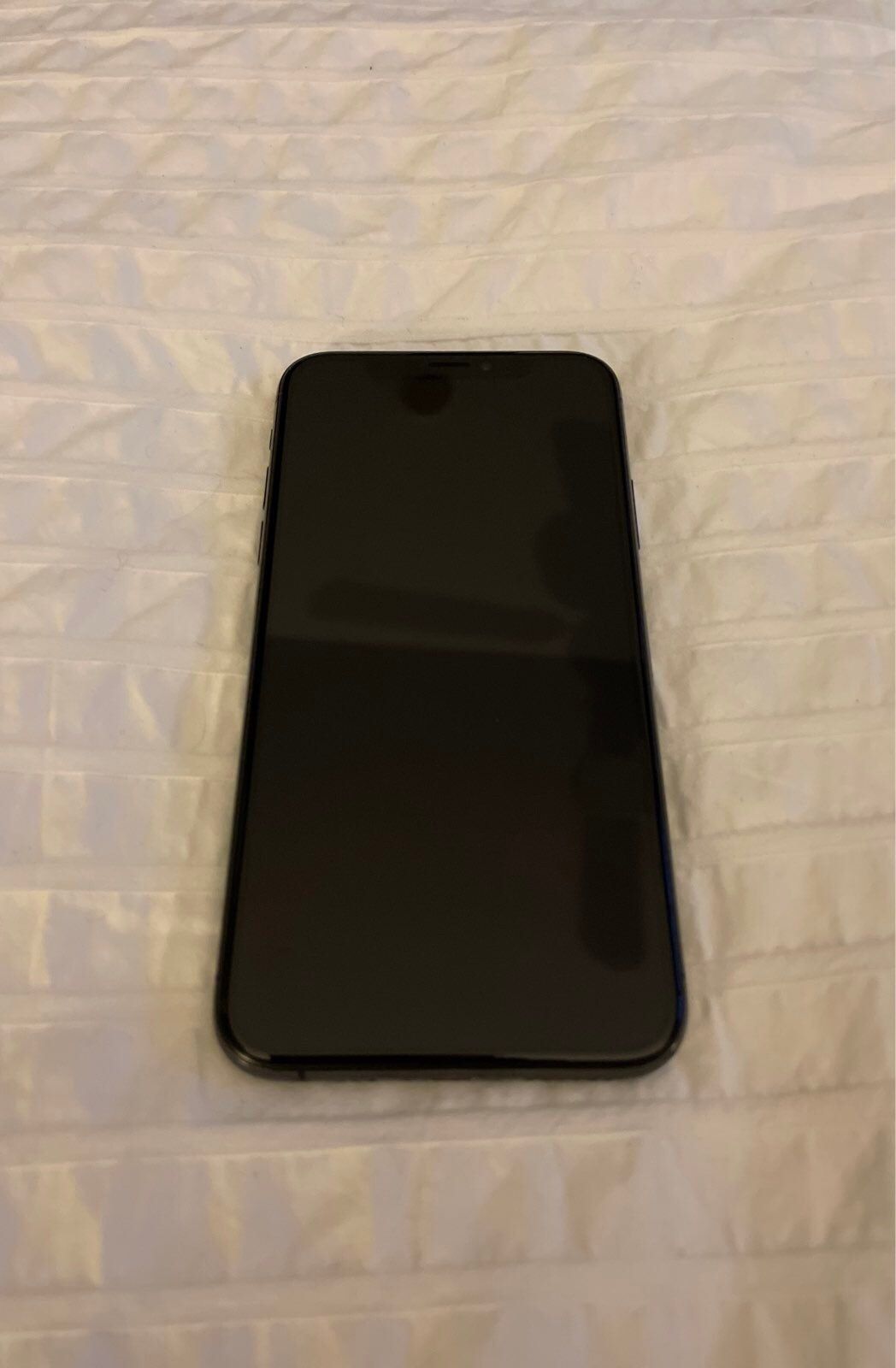 iphone XS space gray