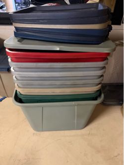 5 big plastic bins with lids and more
