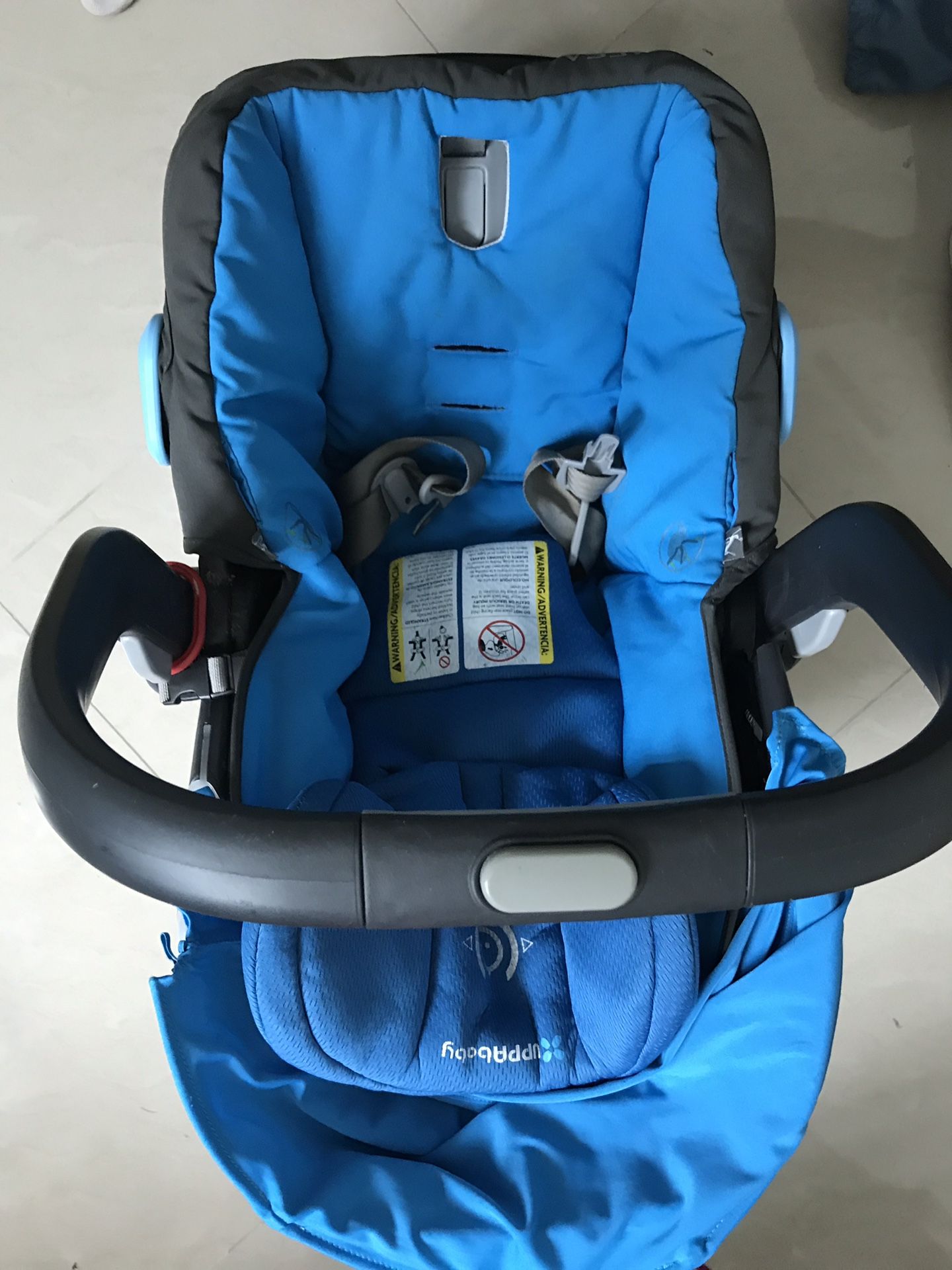UPPAbaby car seat for babies - blue color