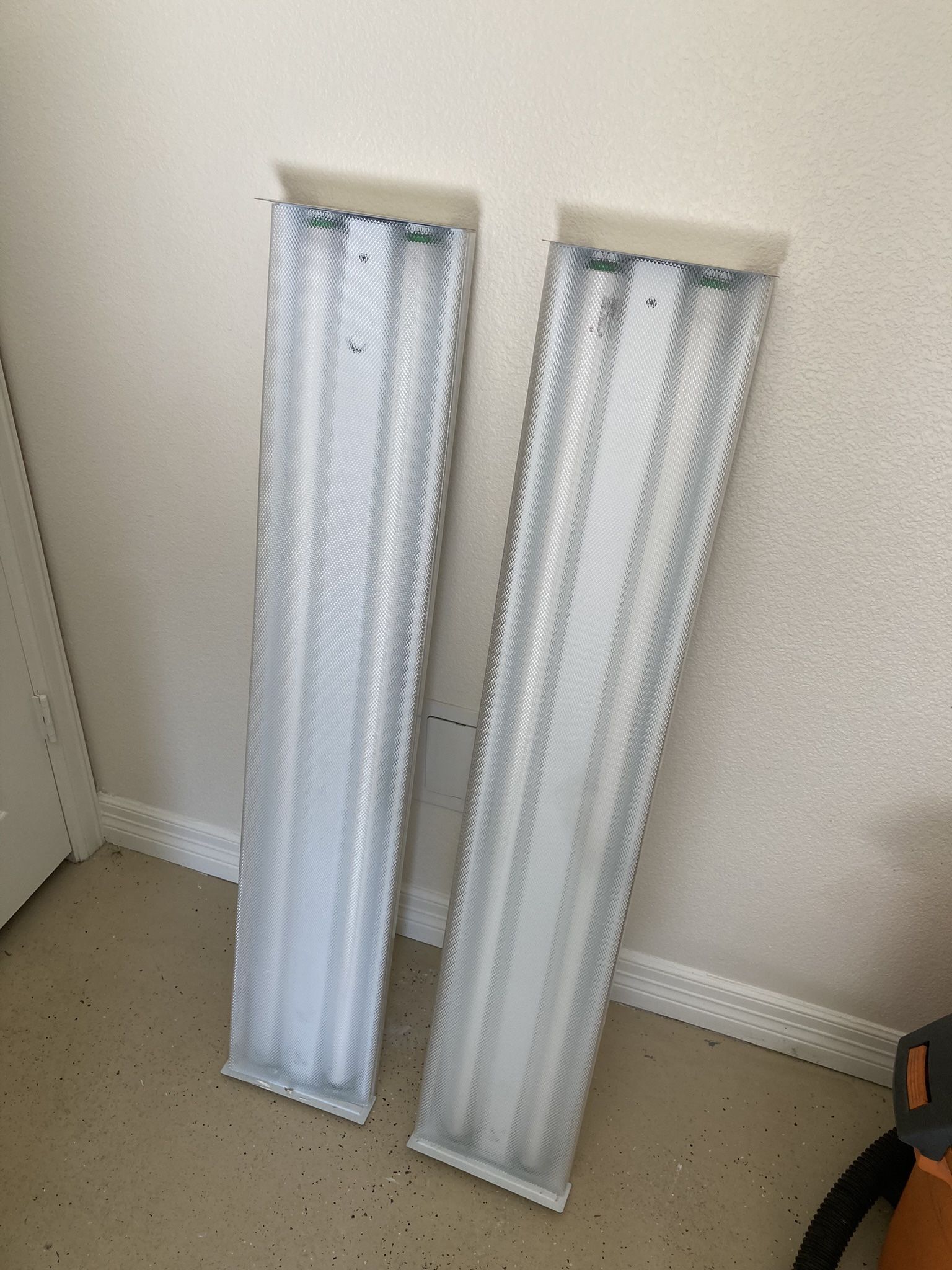 2-48” Florescent Lights Like New 