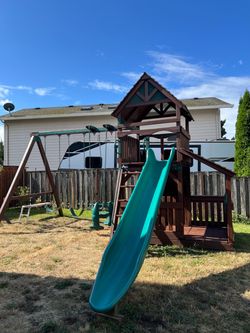 Outdoor play structure in great condition