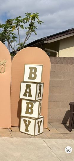 Baby shower decor