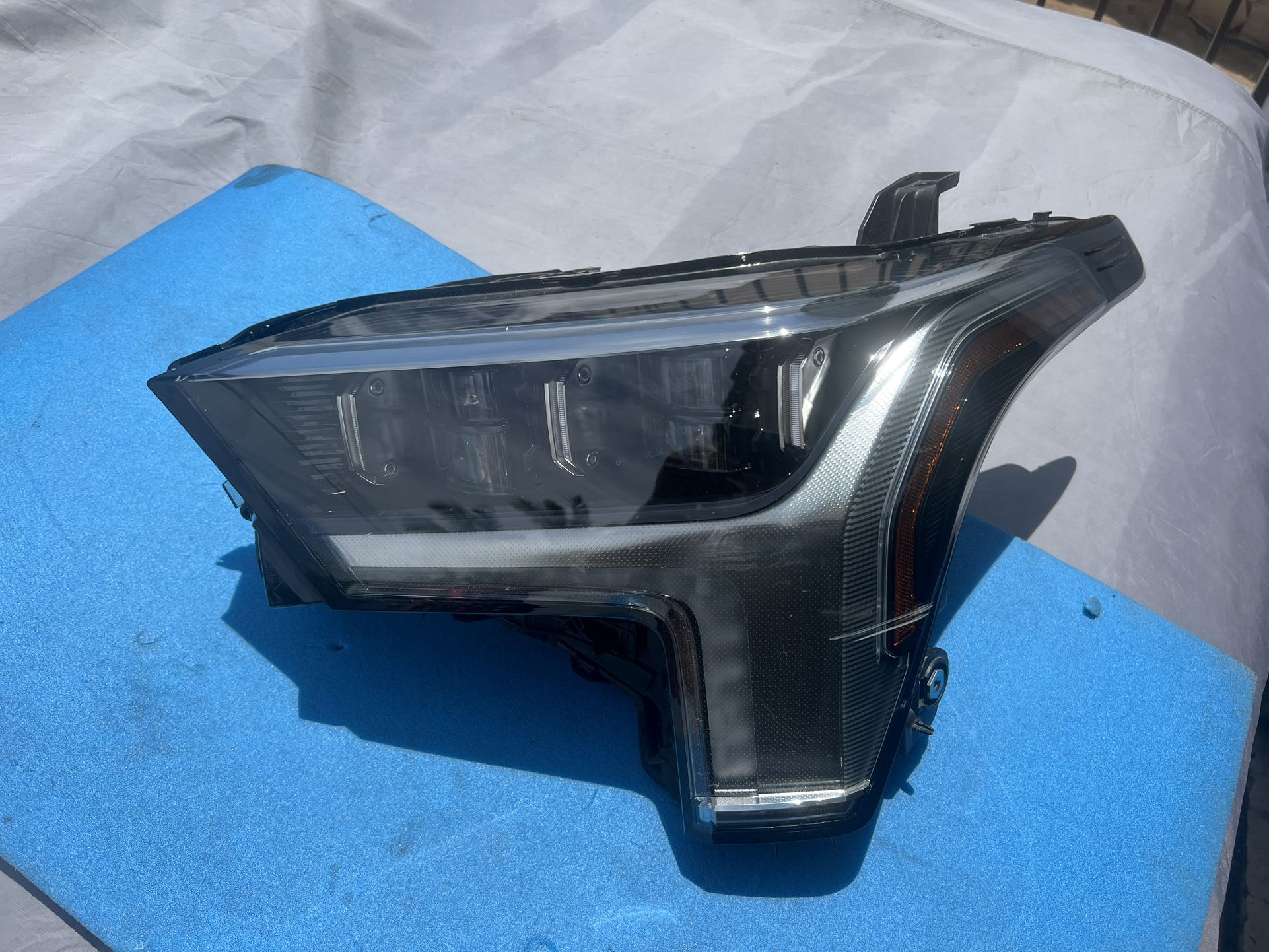 2024 to 2025 Toyota Tundra Headlight With Computer