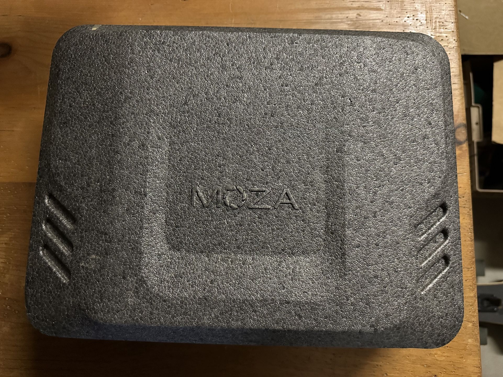 Moza AirCross 2 Camera Gimbal Stabilizer For DSLR Cameras