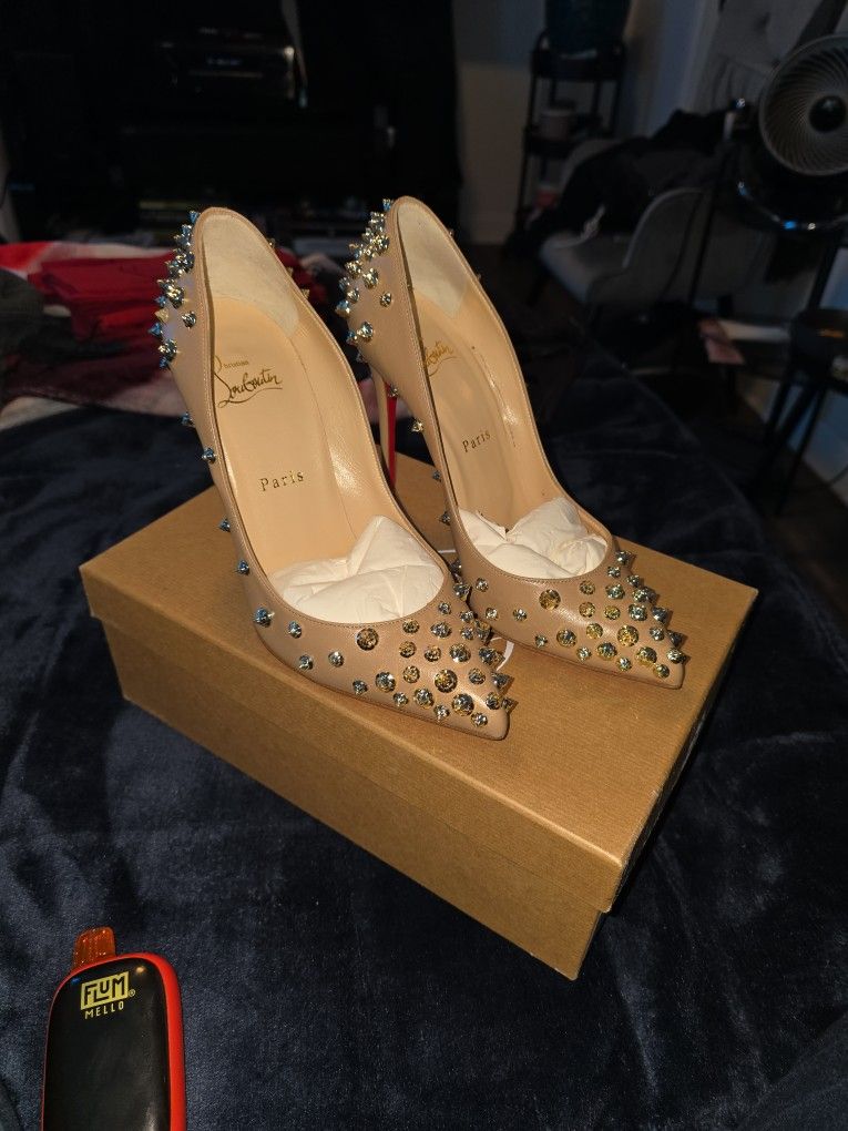 Christian Louboutin Pumps