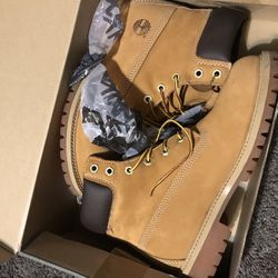 Timberlands Size 7 Junior 