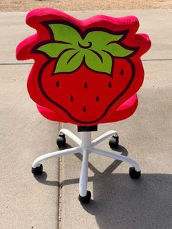 Strawberry Shortcake Rolling Adjustable Red Desk Chair