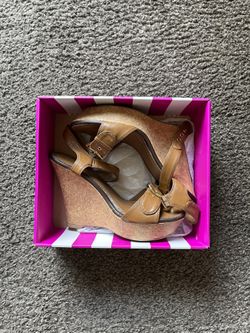 WOMEN’S WEDGES/SANDALS