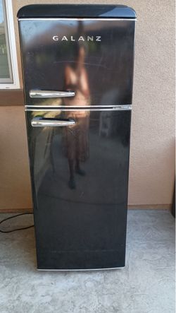 Apartment sized Refrigerator