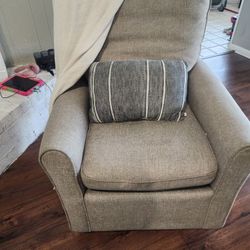 Comfy Cloth Rocking Chair 