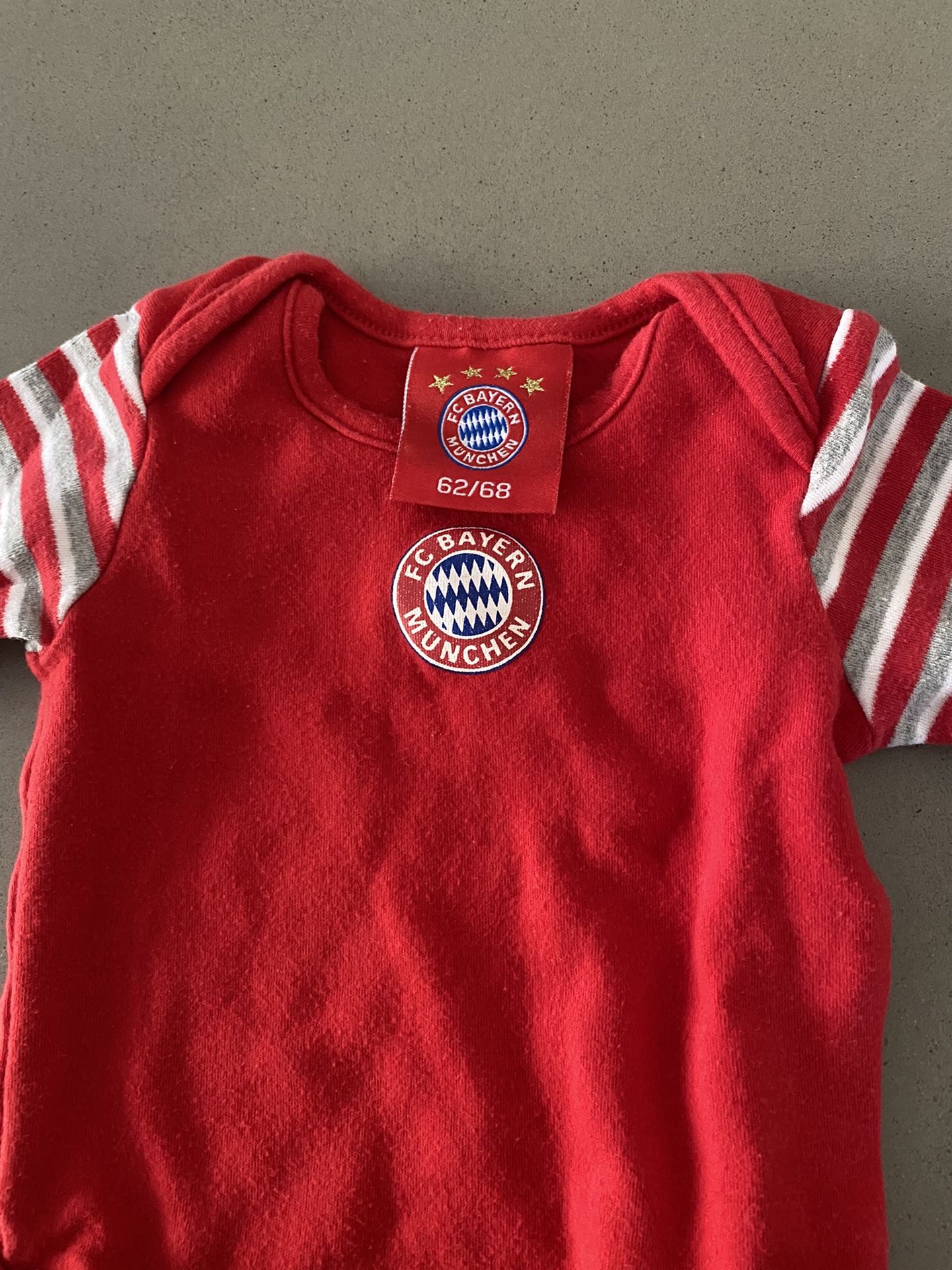 Bayern Munich Longsleeve Onesie 3 Mos