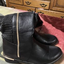 Womens Boots Size 8.5