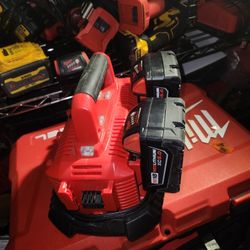 Firm Price🛑 Milwaukee
M18 Multicharger W/2-batteries Used Good Condition. Precio Firme 🛑 