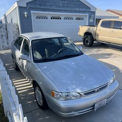 2000 Toyota Corolla