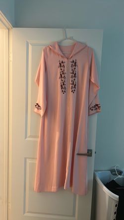 Pink Hooded  morrocan jalaba with Floral Embroidery