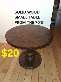 TABLE SMALL SOLID WOOD HERRINGBONE TOP INLAY FROM THE EARLY 70'S