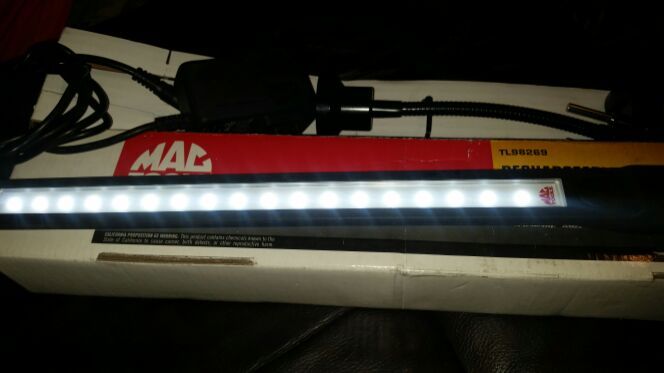 MAC TOOLS T198269 RECHARGABLE LED SLIM BAR LIGHT & HOLDER