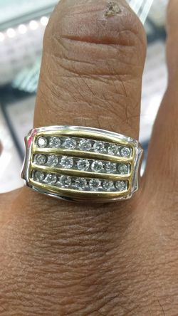 10k white gold ring 5.7 grams . 75 ct diamonds