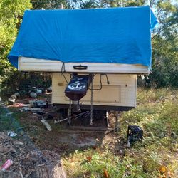 25' Mallard Camper Trailer 