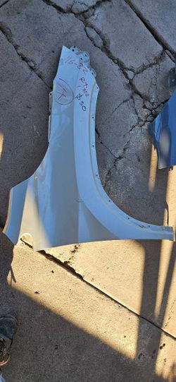 Lexus RX350 Right Fender OEM