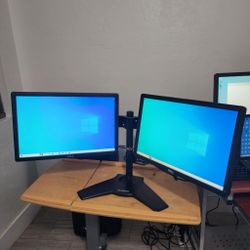 Dual Dell P1913b LED LCD Monitor- 19"  VGA and display port.  Nothing wrong