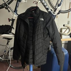 LOW PRICE MOVING- $240 + TAX RETAIL NORTH FACE PUFFER JACKET