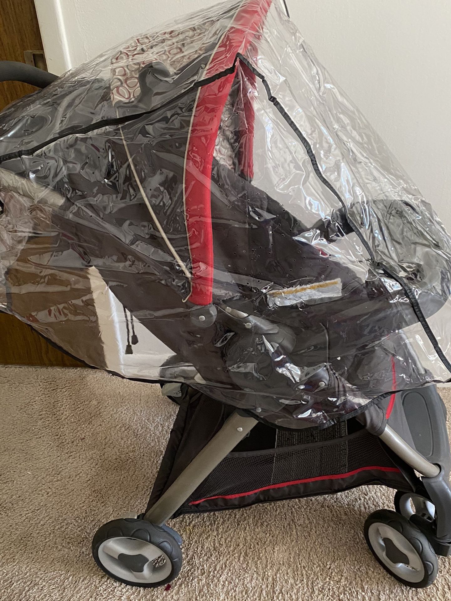 GRACO Travel System - Stroller + Car Seat + Cover Sheet