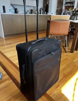 Briggs And Riley Global 2 Wheel Rolling Luggage (Excellent Cond)