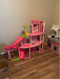 Barbie Dreamhouse 2023