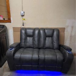 New recliner couch