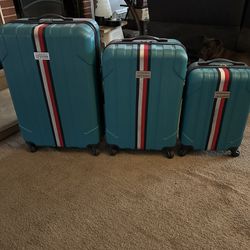 Tommy Hilfiger Luggage 3 piece set